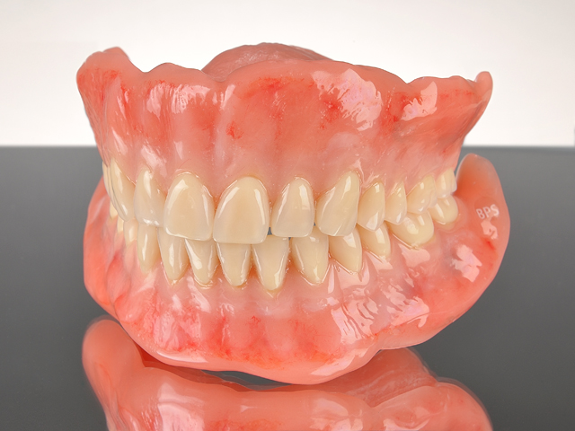 立川の歯医者、まろ歯科クリニックの入れ歯治療